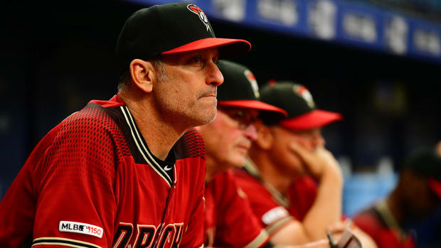 diamondbacks-manager-lovullo.jpg